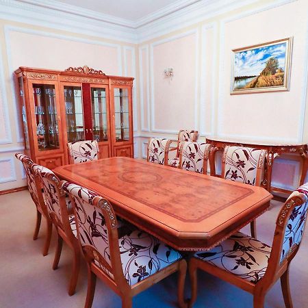 Vip Apartments Dipservice Hall Минск Екстериор снимка