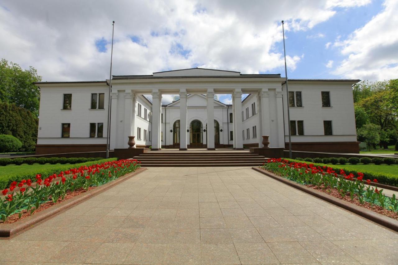 Vip Apartments Dipservice Hall Минск Екстериор снимка