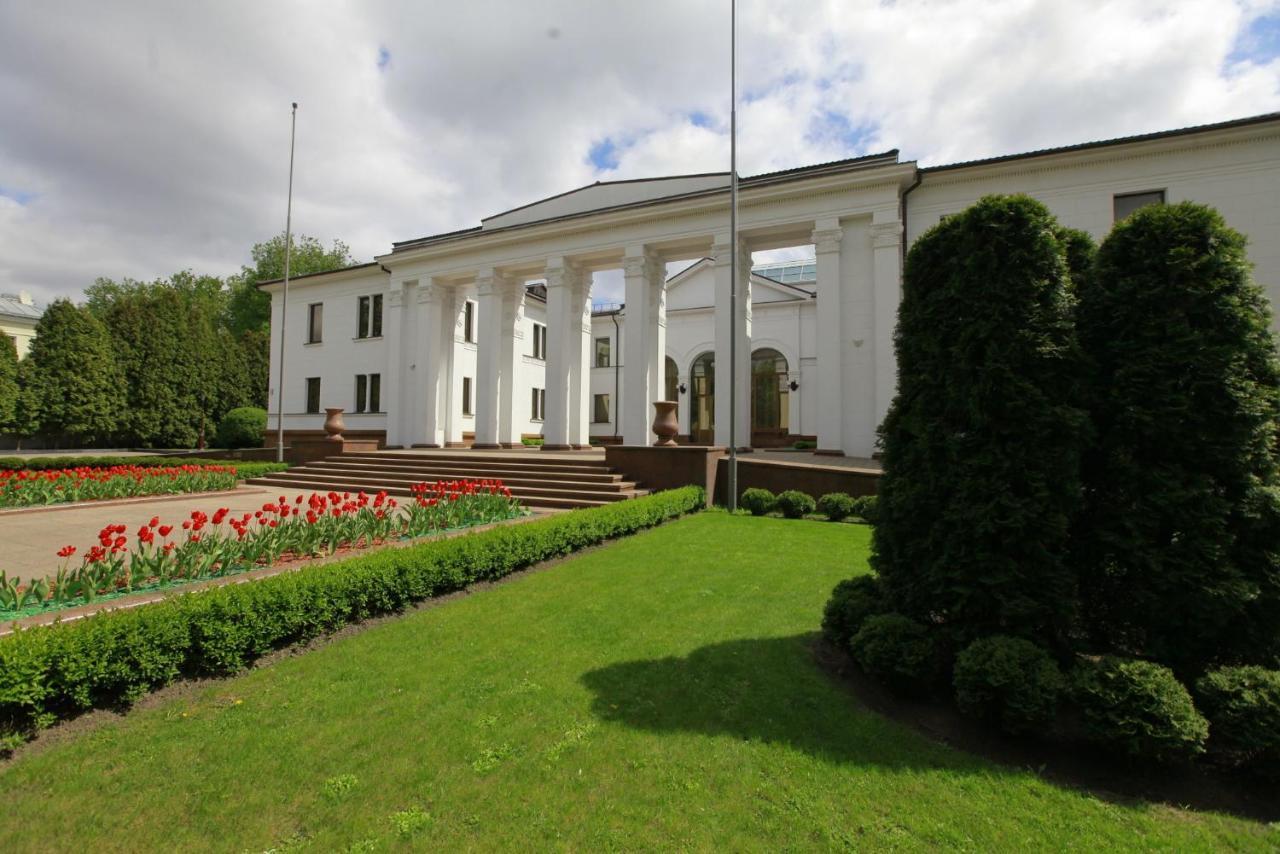 Vip Apartments Dipservice Hall Минск Екстериор снимка