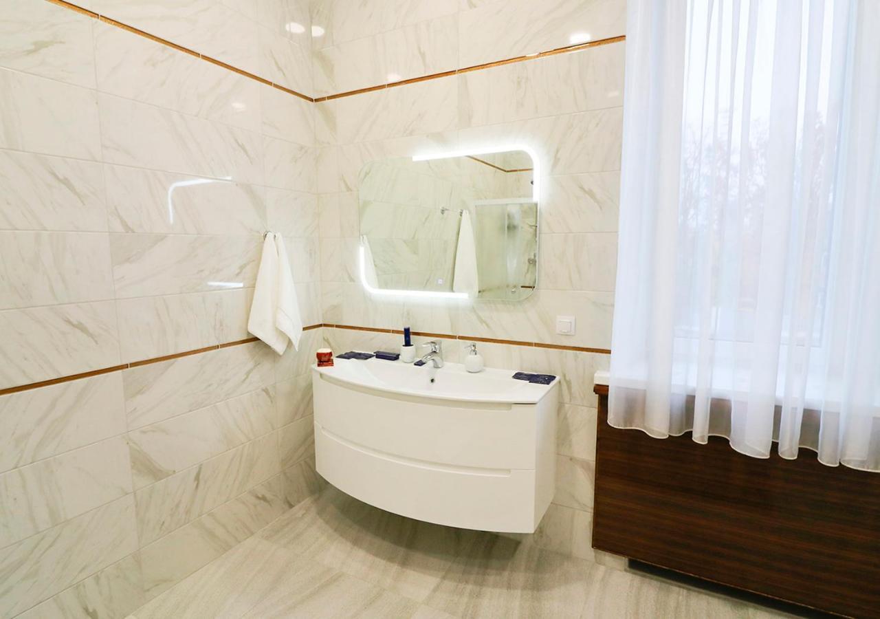 Vip Apartments Dipservice Hall Минск Екстериор снимка