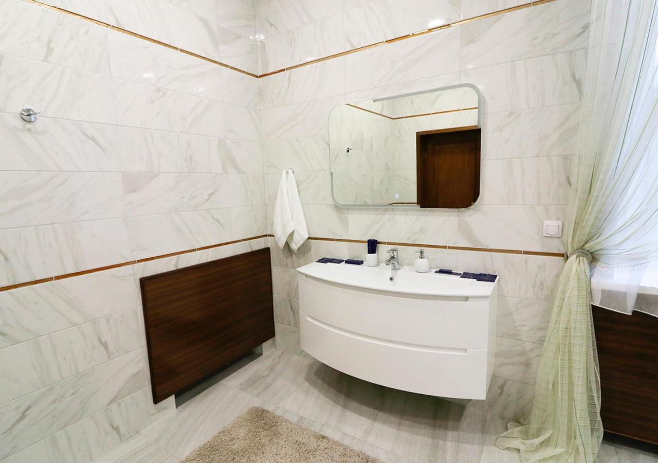 Vip Apartments Dipservice Hall Минск Екстериор снимка
