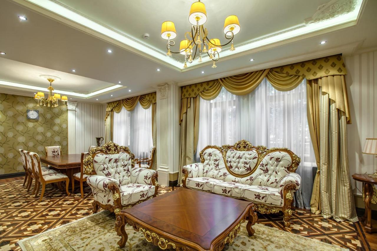 Vip Apartments Dipservice Hall Минск Екстериор снимка